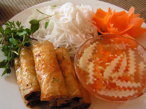 Pha nước chấm nem