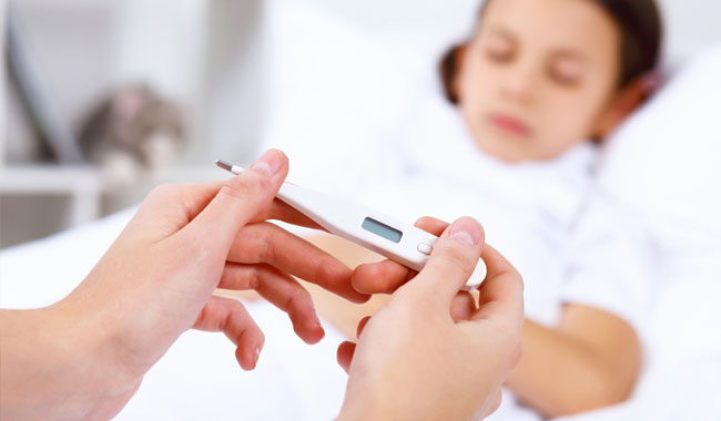 Phương pháp hạ sốt cho trẻ tại nhà không cần dùng thuốc