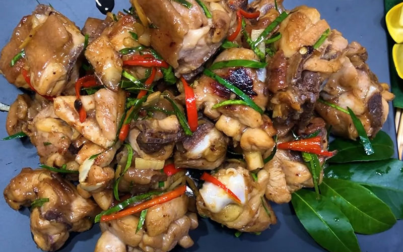 Cách chế biến gà rang lá chanh ngon và chuẩn nhất